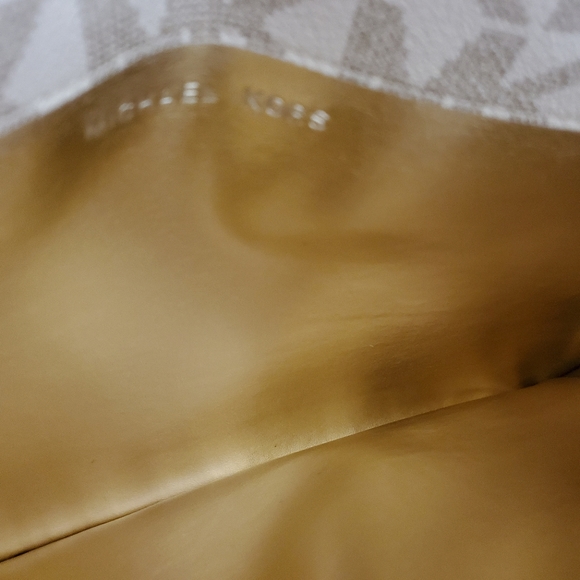 SALE Michael Kors 2pcs purse - Picture 4 of 7